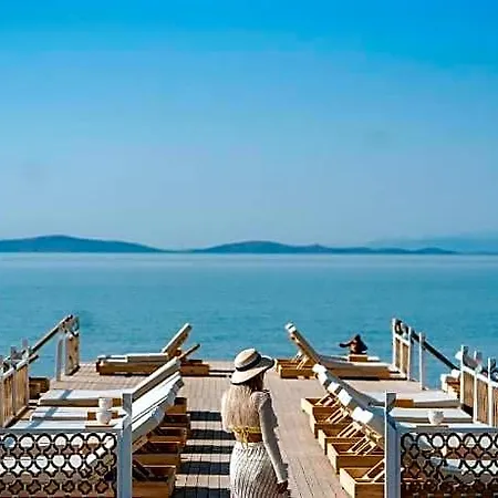 Glenn Hotel&beach