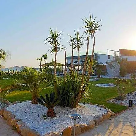 Glenn Hotel&beach Hotel 3*
